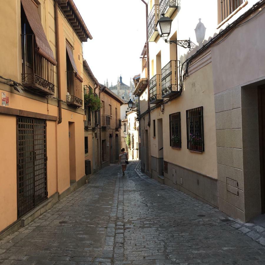 Apto El Clavo-Con Parking Gratis Toledo Eksteriør billede